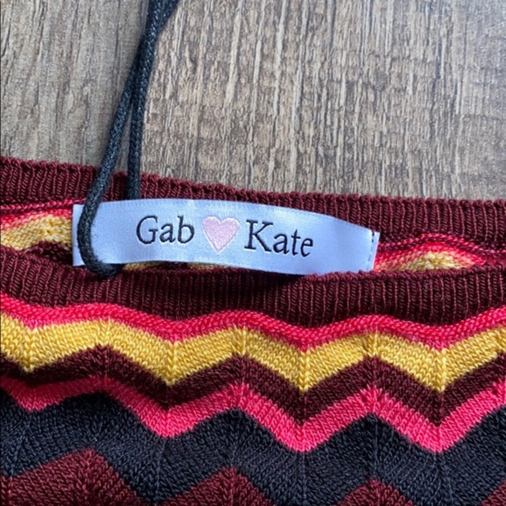 Gab‎ & Kate Off Shoulder Top - Picture 3 of 3